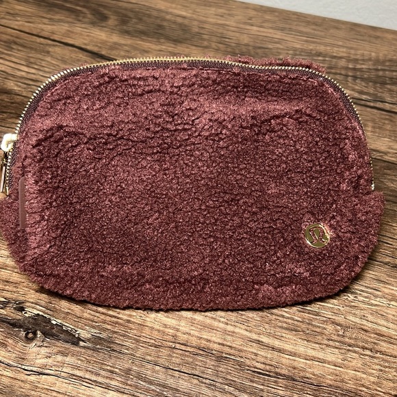 Lululemon Burnt Caramel Fleece Everywhere Belt Bag - Picture 5 of 5